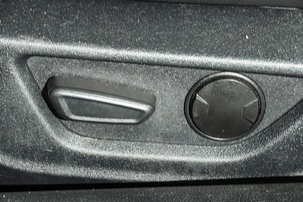 Used 2020 Ford Mustang Premium RWD image 23