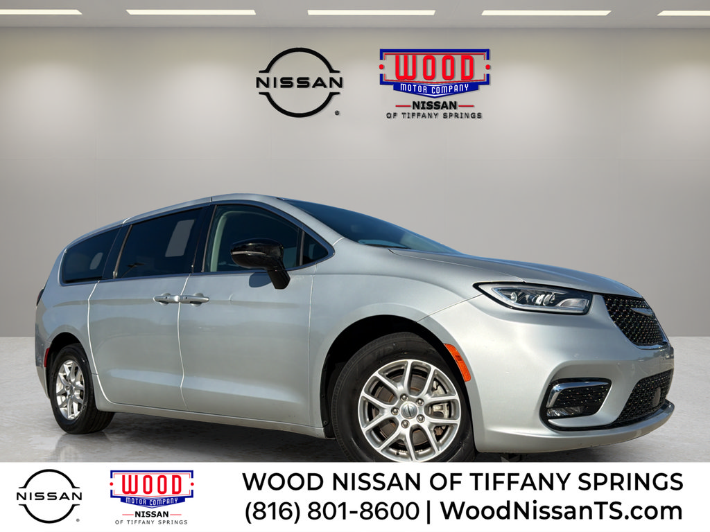Used 2024 Chrysler Pacifica Touring-L FWD 360° Tour