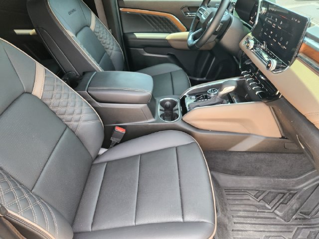 Used 2024 GMC Canyon Denali w/ LPO, Denali Black Edition AWD/4WD image 15