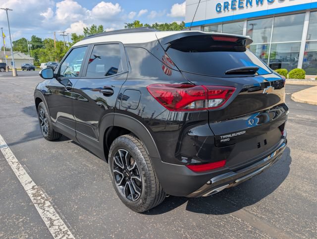 Used 2023 Chevrolet TrailBlazer ACTIV w/ Sun and Liftgate Package AWD/4WD image 3