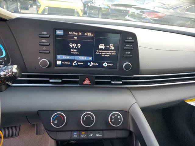 New 2025 Hyundai Elantra SE image 11