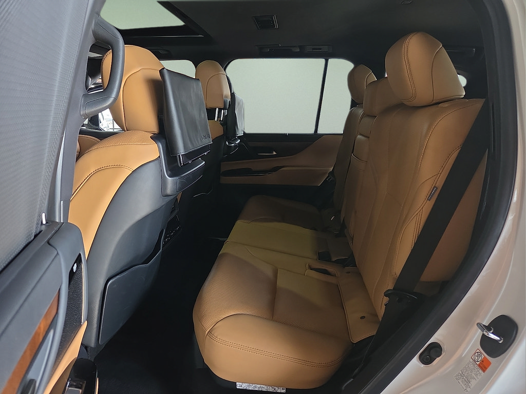 Used 2023 Lexus LX 600 4WD w/ Accessory Package (Z1) image 13