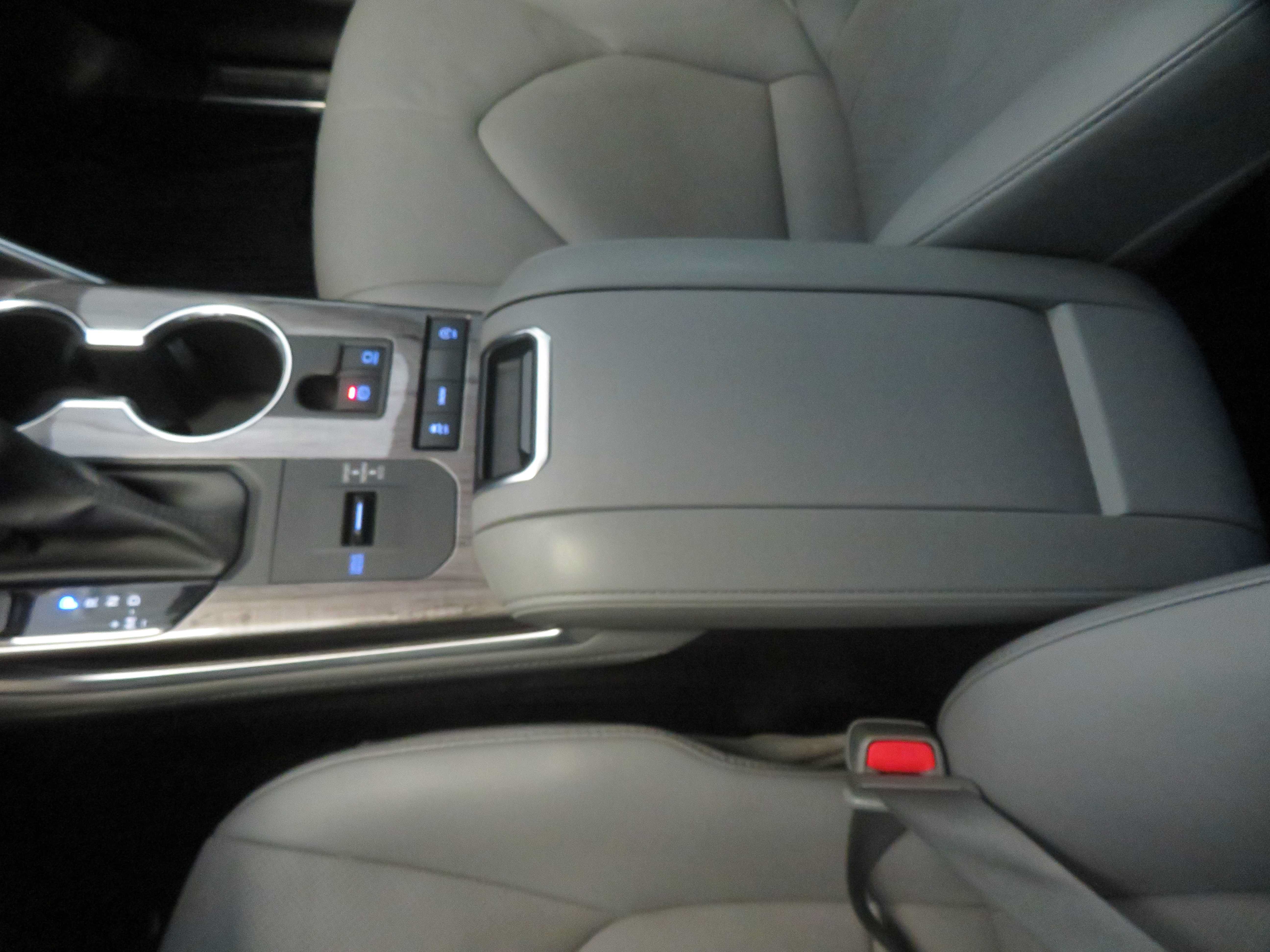 Used 2021 Toyota Highlander Platinum FWD image 52
