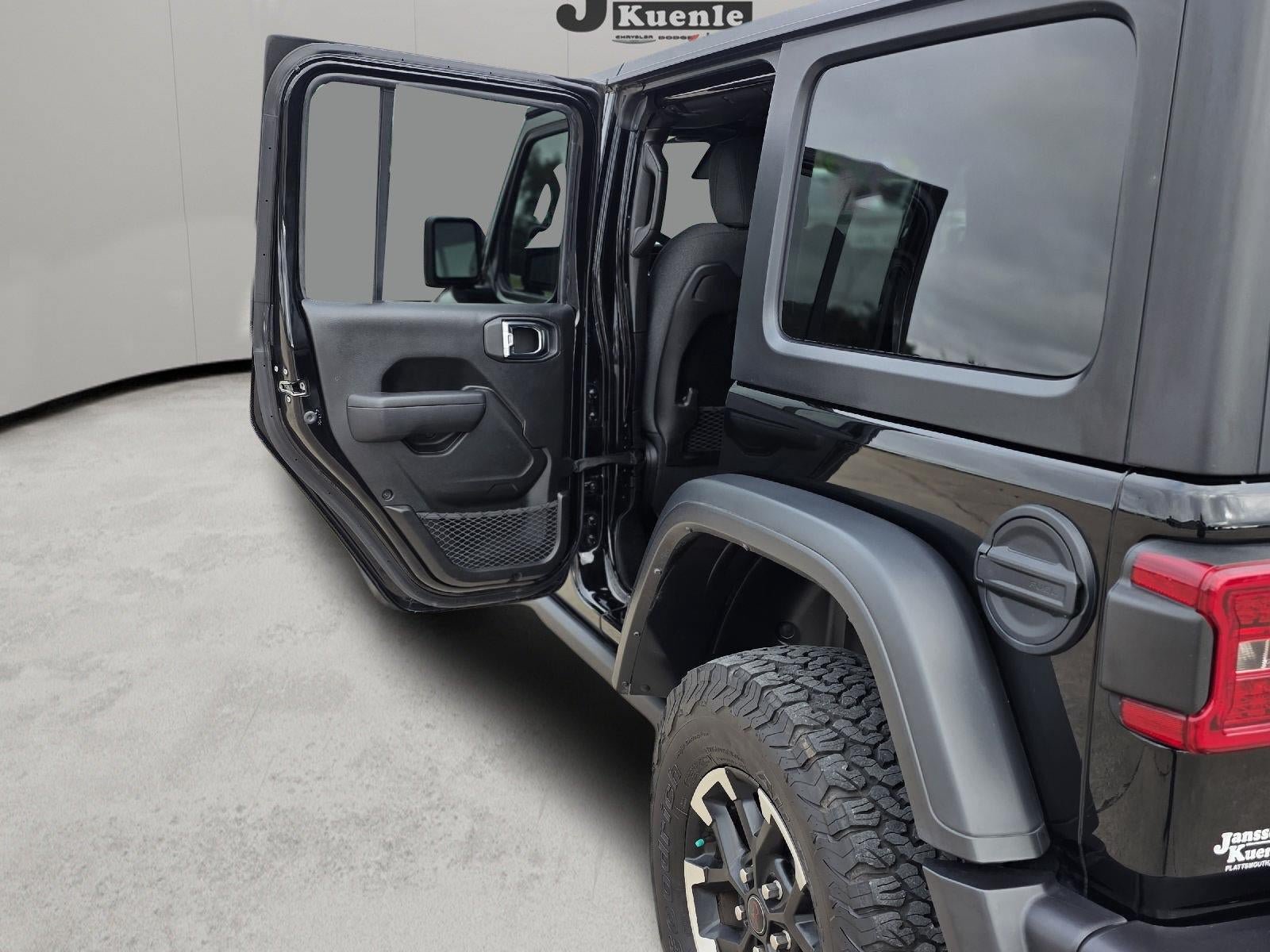 Used 2025 Jeep Wrangler Unlimited Rubicon w/ Convenience Group AWD/4WD image 30