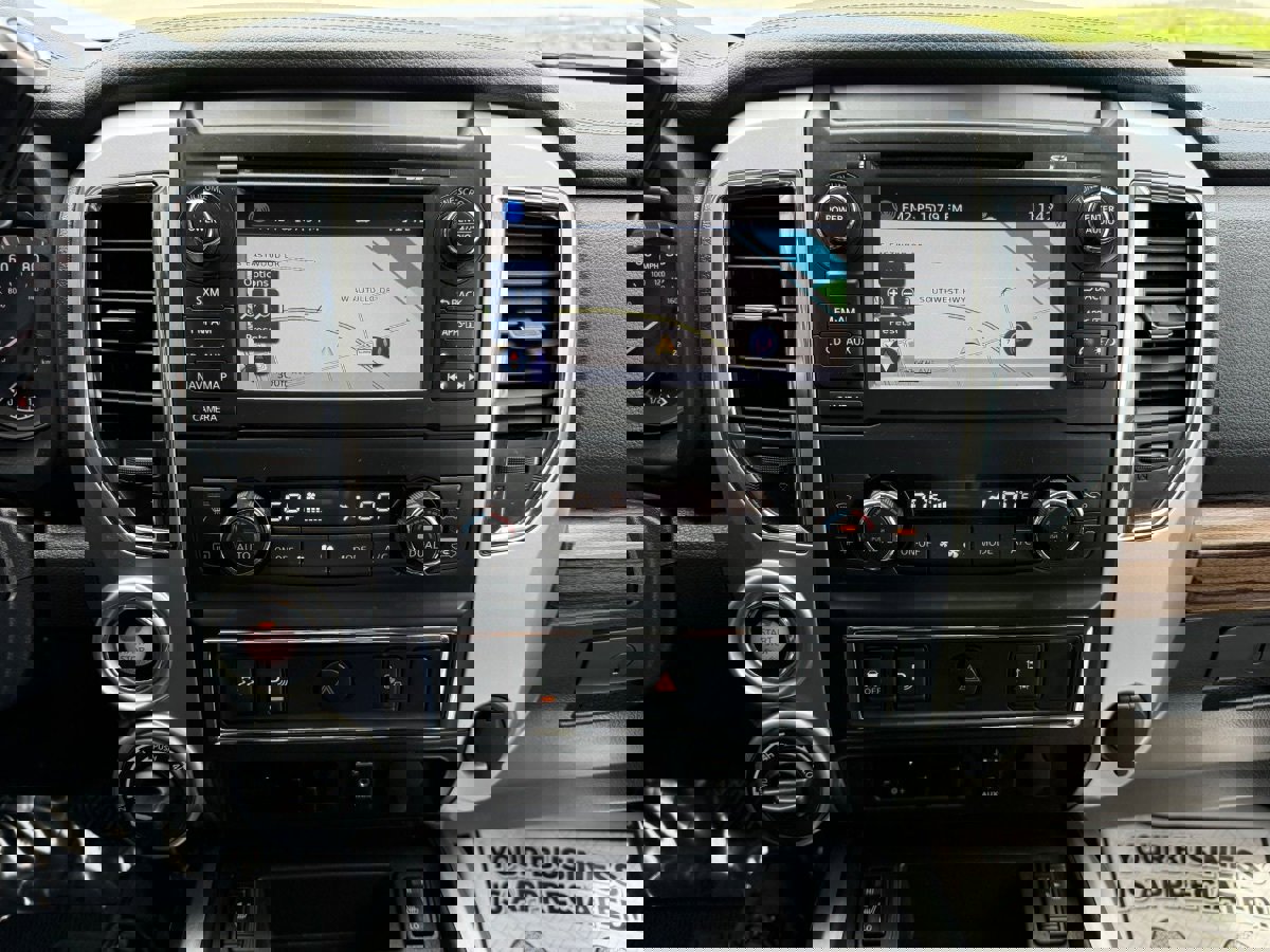 Used 2017 Nissan Titan SL image 27