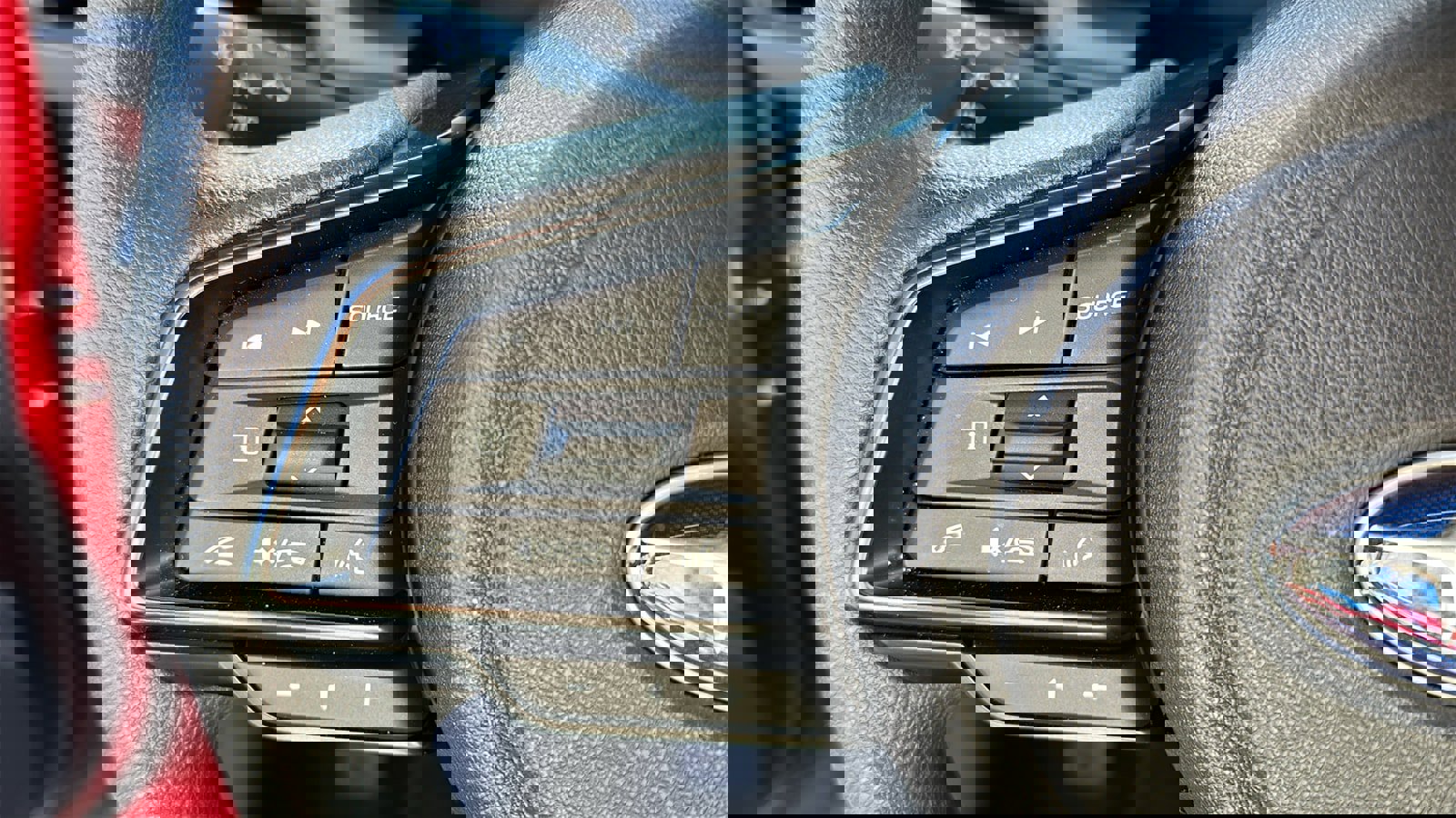 Certified 2025 Subaru Crosstrek 2.0i image 11