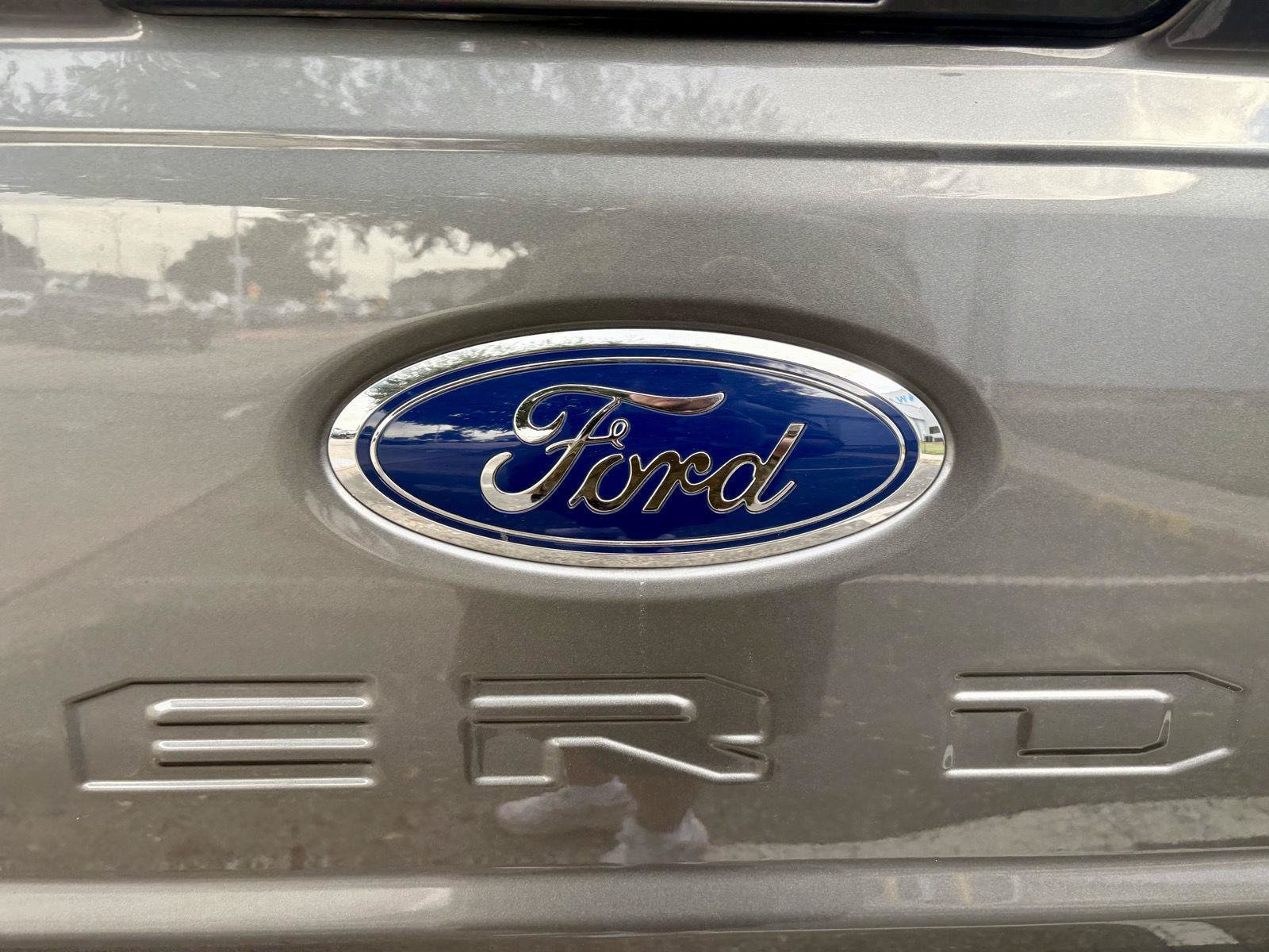 Used 2025 Ford F350 Lariat w/ Lariat Ultimate Package AWD/4WD image 8