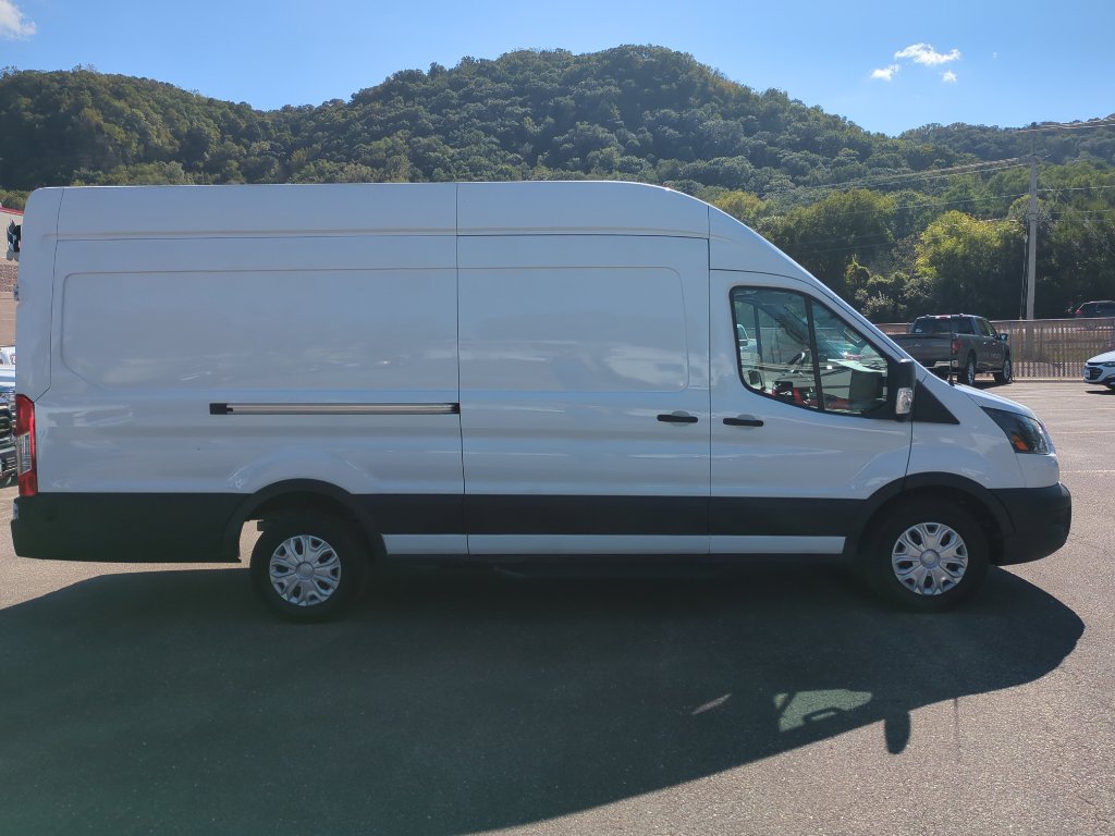 Used 2024 Ford E-Transit 148 High Roof Extended image 5