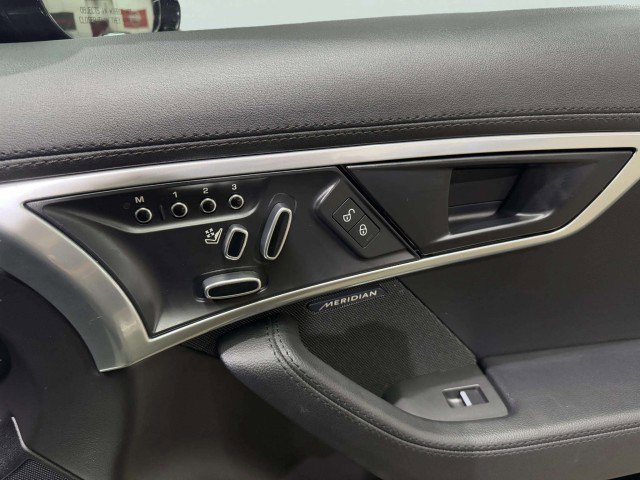 Used 2018 Jaguar F-TYPE Coupe image 43