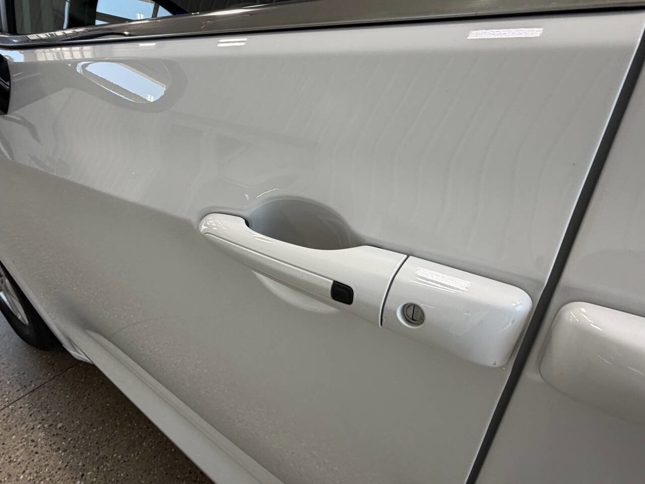 Used 2024 Chrysler Pacifica Touring-L FWD image 18