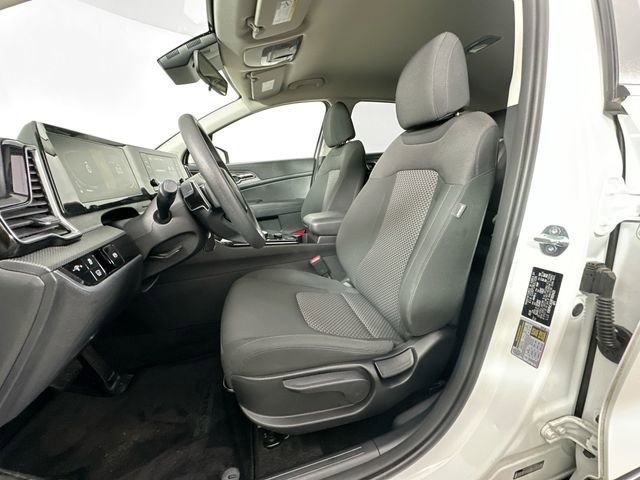 Used 2023 Kia Sportage LX image 17