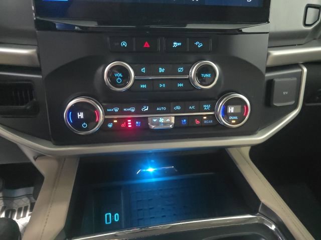 Used 2024 Ford Expedition XLT image 26