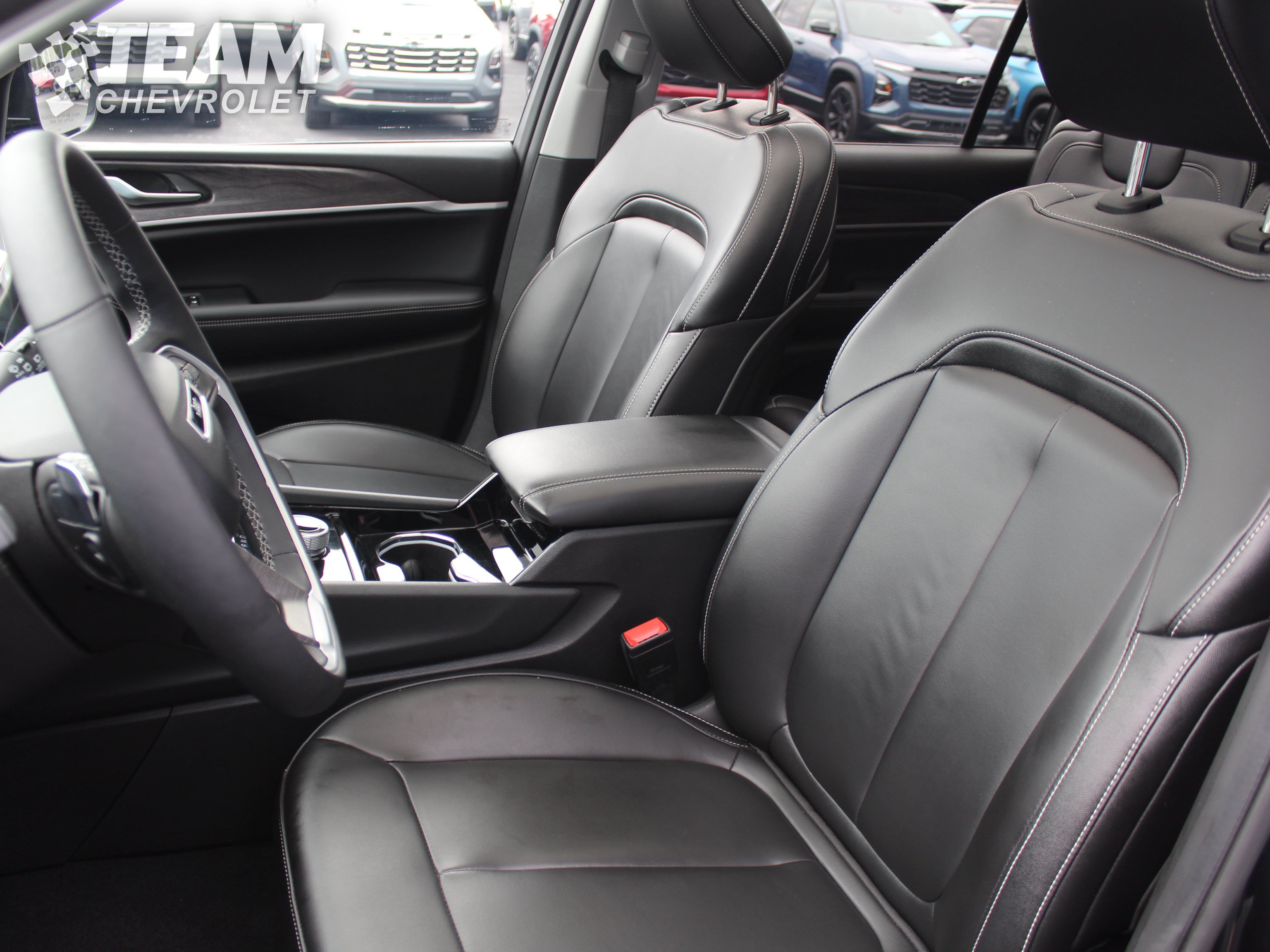 Used 2023 Jeep Grand Cherokee L Limited AWD/4WD image 11