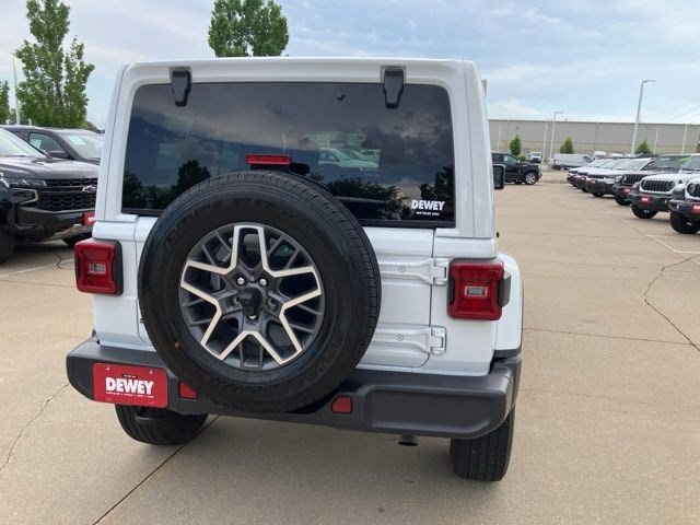 Certified 2025 Jeep Wrangler Unlimited Sahara AWD/4WD image 7