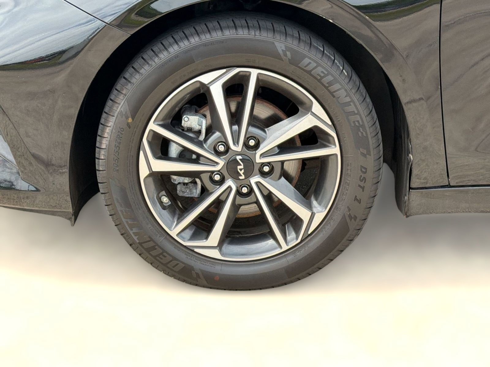 Used 2024 Kia Forte LXS image 12