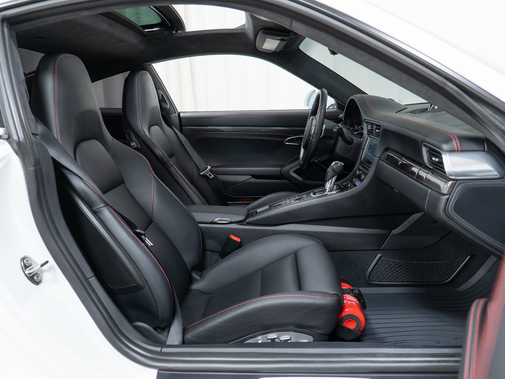 Certified 2014 Porsche 911 Turbo S AWD/4WD image 34