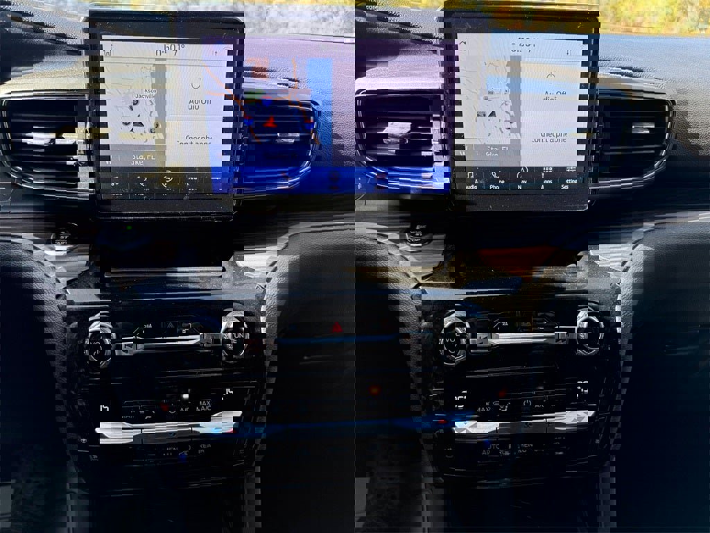 Used 2021 Ford Explorer Limited w/ Equipment Group 301A image 23