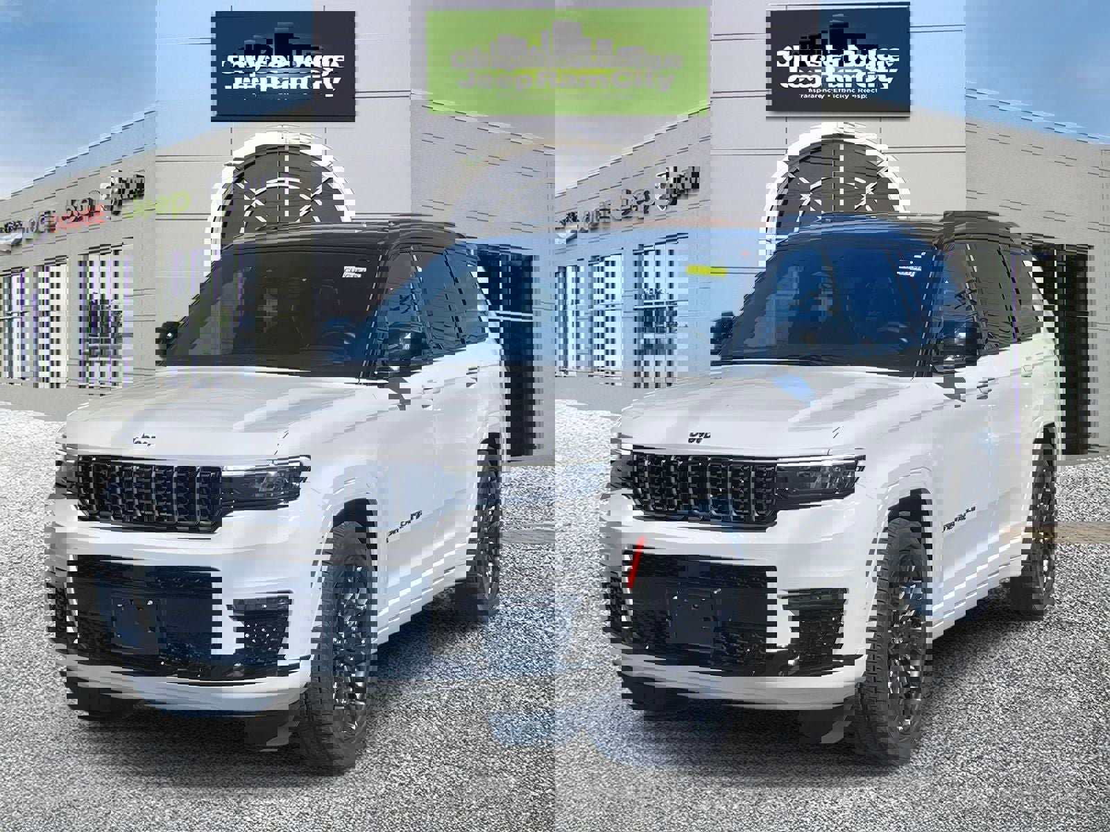 Used 2024 Jeep Grand Cherokee L Summit image 4