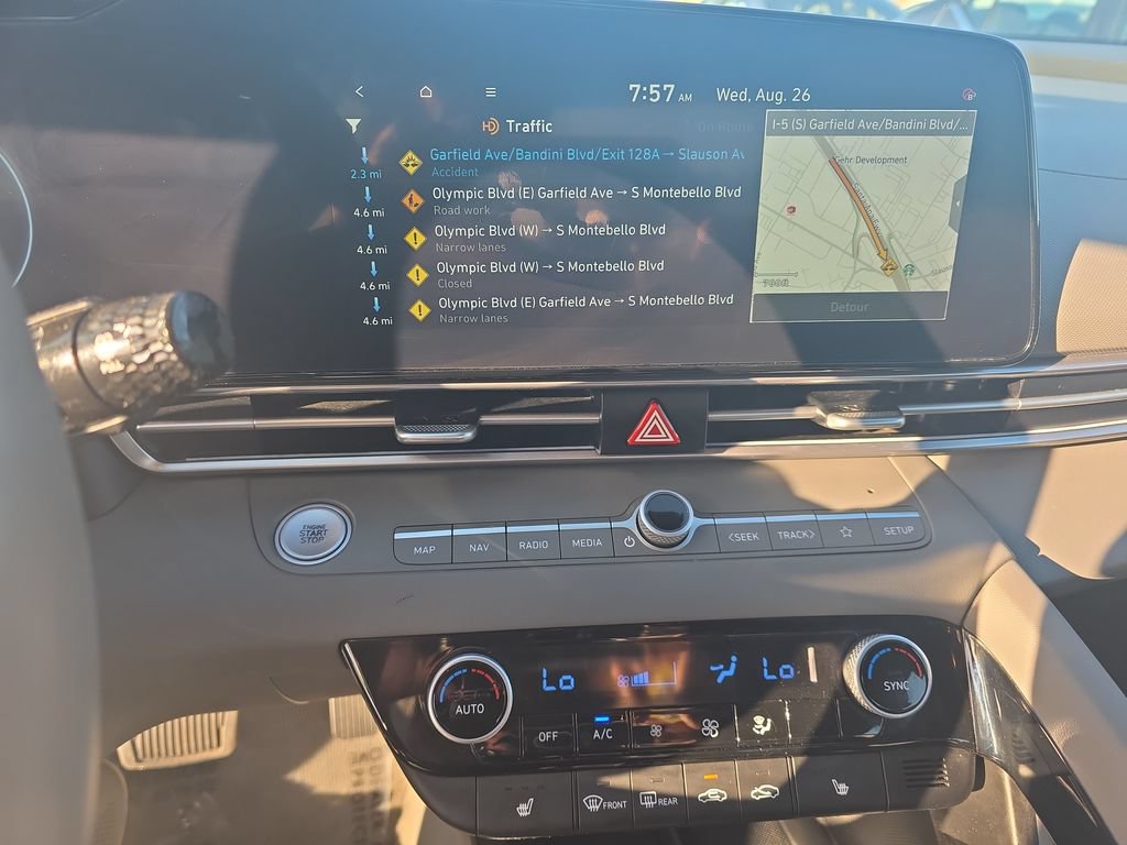 Used 2025 Hyundai Elantra SEL FWD image 18