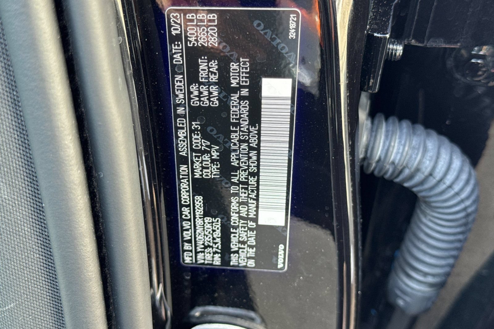 Certified 2024 Volvo V90 B6 Cross Country Plus AWD/4WD image 30