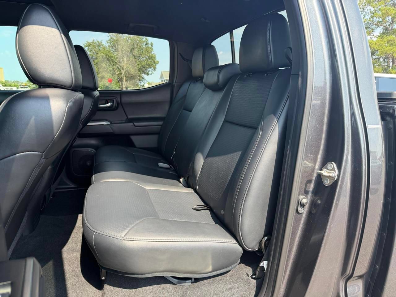 Used 2019 Toyota Tacoma Limited RWD image 14