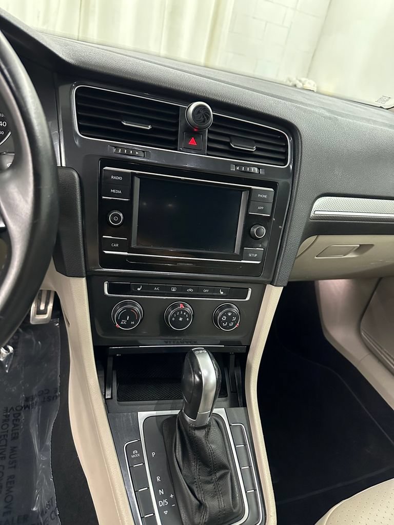 Used 2019 Volkswagen Golf Alltrack S AWD/4WD image 16