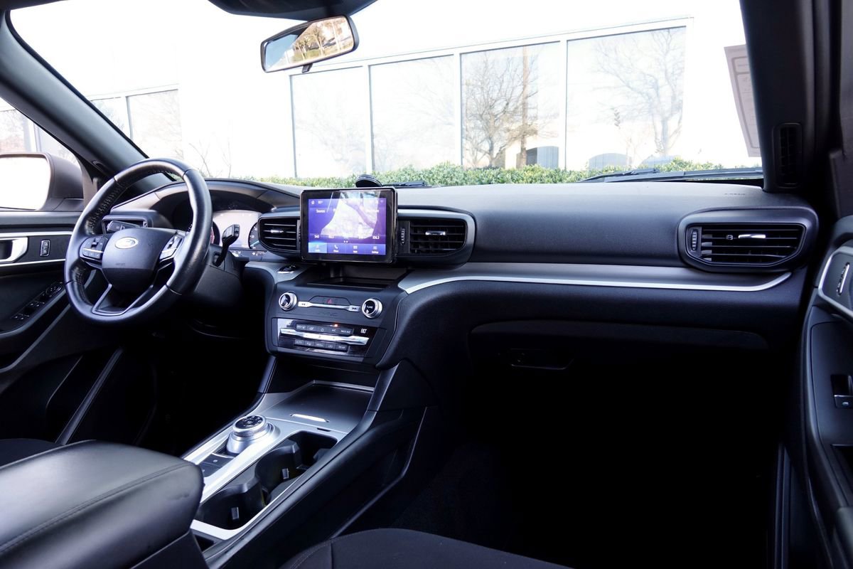 Used 2020 Ford Explorer XLT image 7