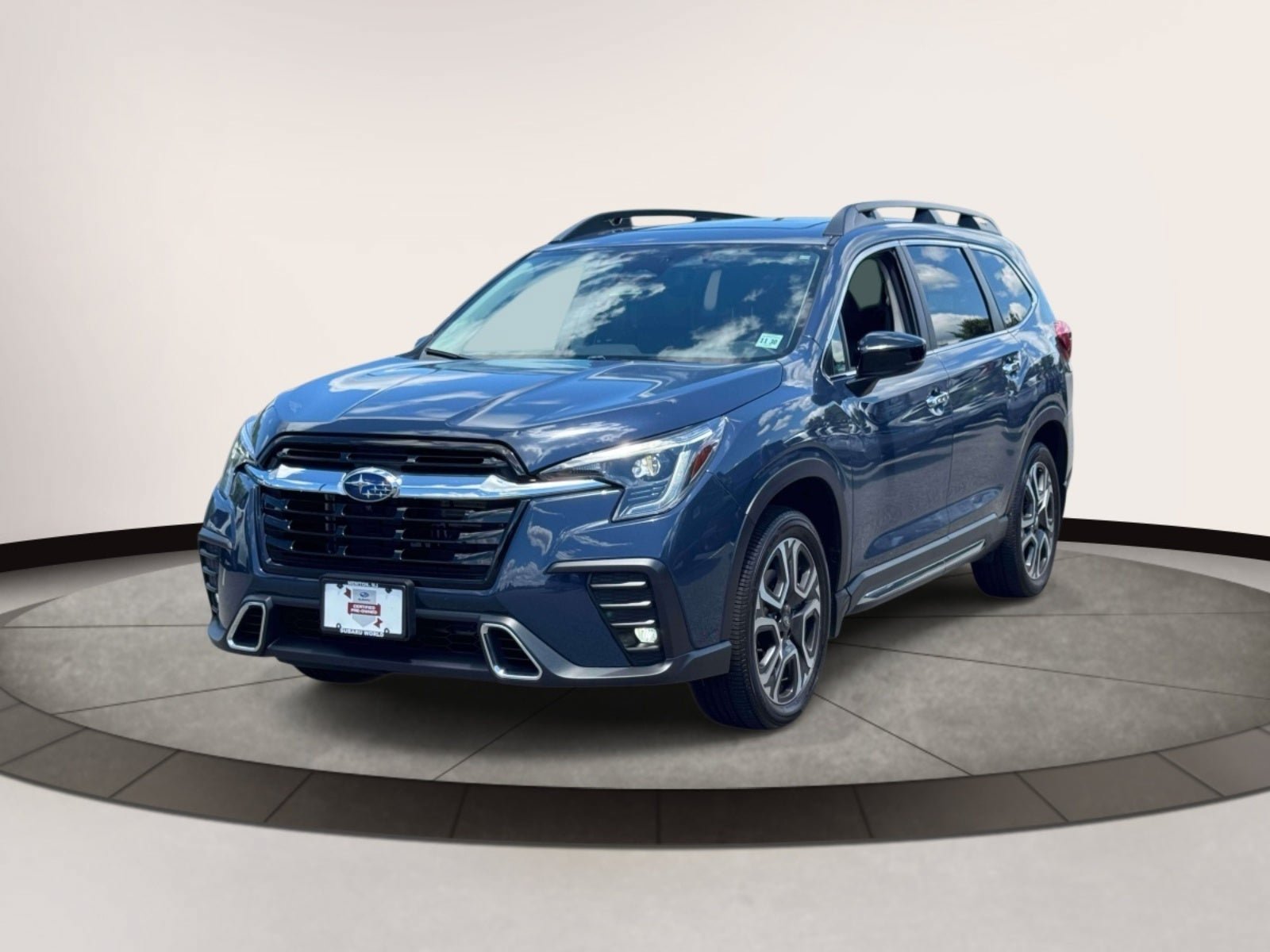 Used 2025 Subaru Ascent Touring AWD/4WD image 2