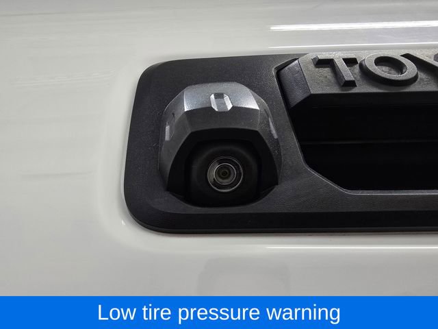 Used 2017 Toyota Tacoma TRD Off-Road w/ Premium & Technology Package image 8