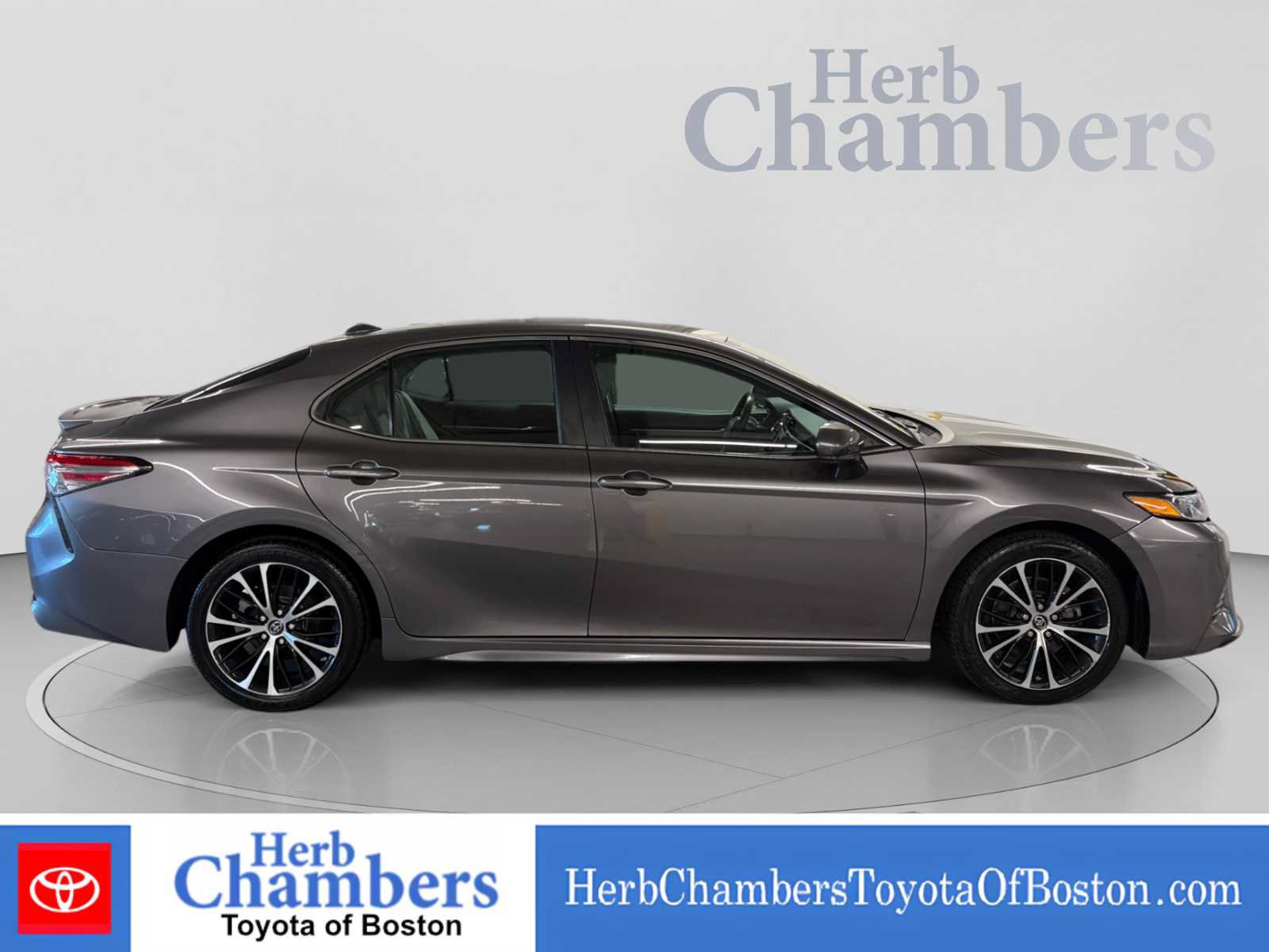 Used 2019 Toyota Camry SE FWD image 11