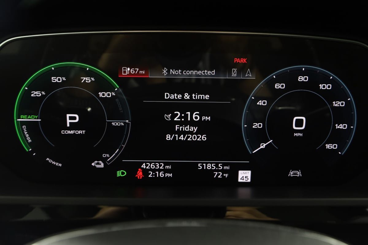 Used 2020 Audi e-tron Premium Plus AWD/4WD image 19