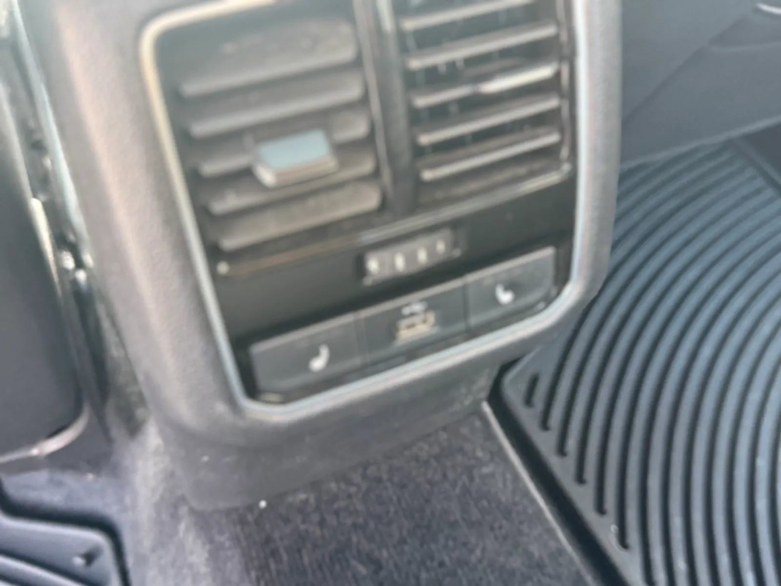 Used 2018 Volkswagen Passat 3.6 SEL Premium image 13