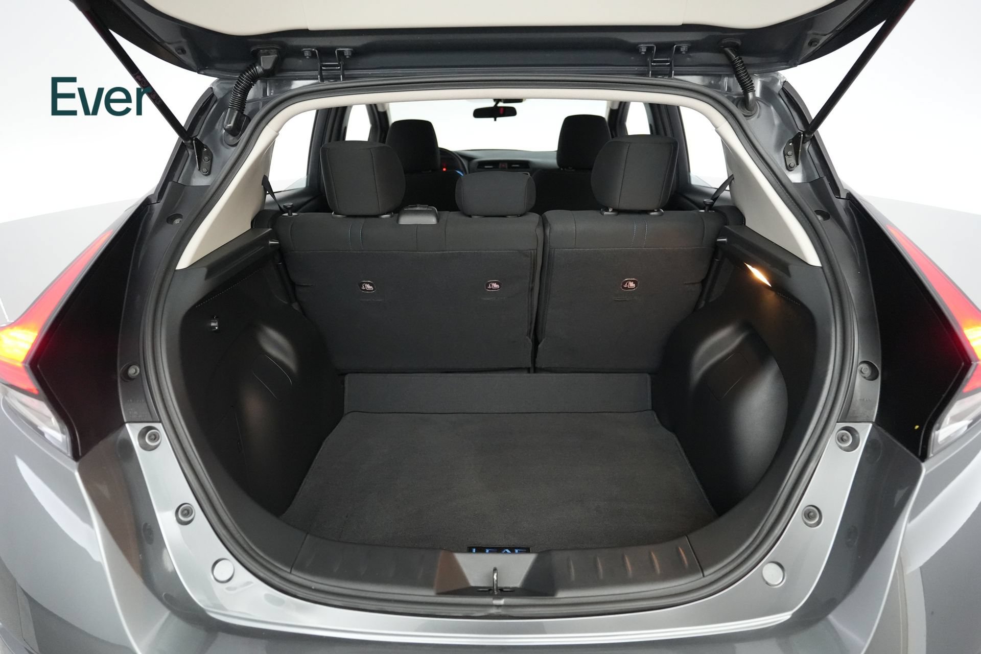 Used 2025 Nissan Leaf S FWD image 8