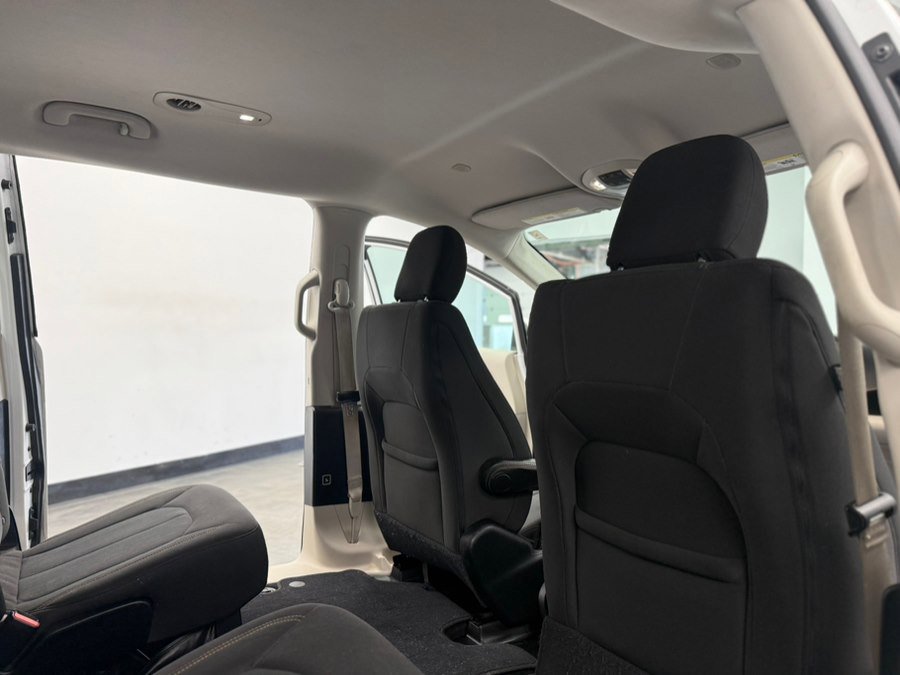 Used 2017 Chrysler Pacifica Touring w/ Tire & Wheel Group FWD image 48