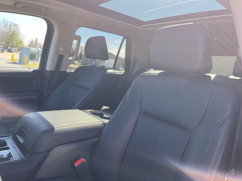 Used 2023 Ford Expedition XLT image 12