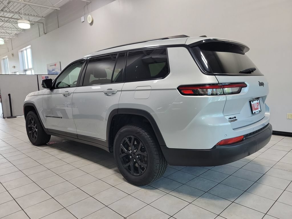 Used 2024 Jeep Grand Cherokee L Laredo AWD/4WD image 8
