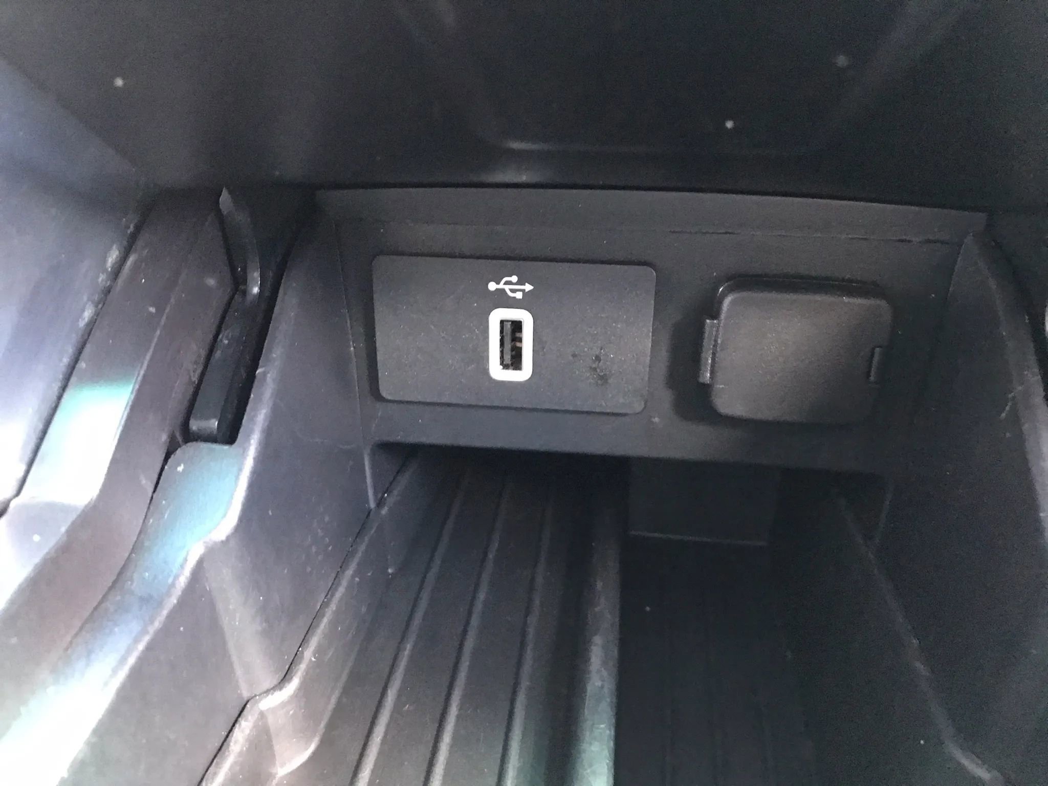 Used 2017 Ford Explorer Limited w/ Equipment Group 301A AWD/4WD image 31