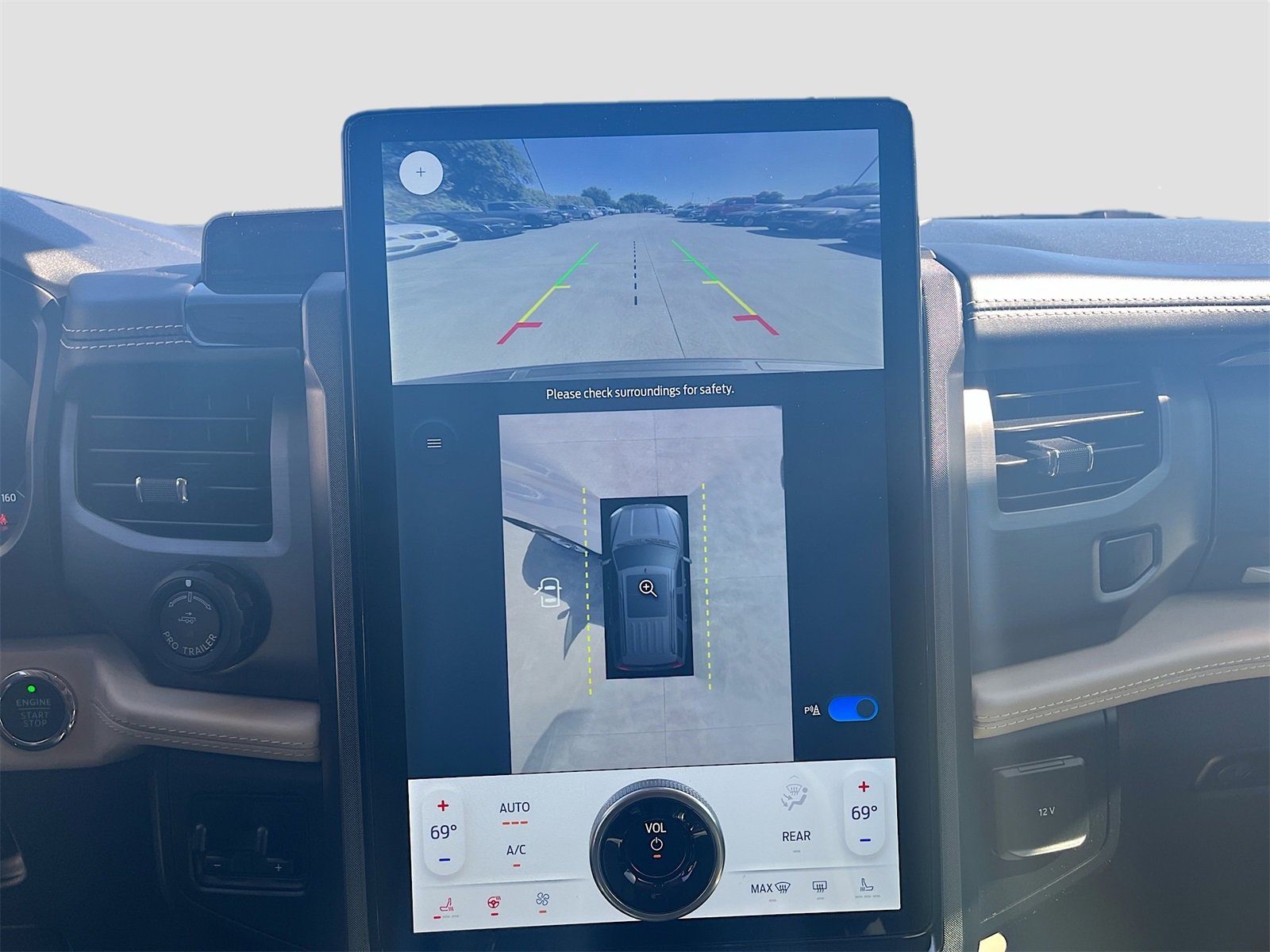 Used 2023 Ford Expedition Platinum image 14