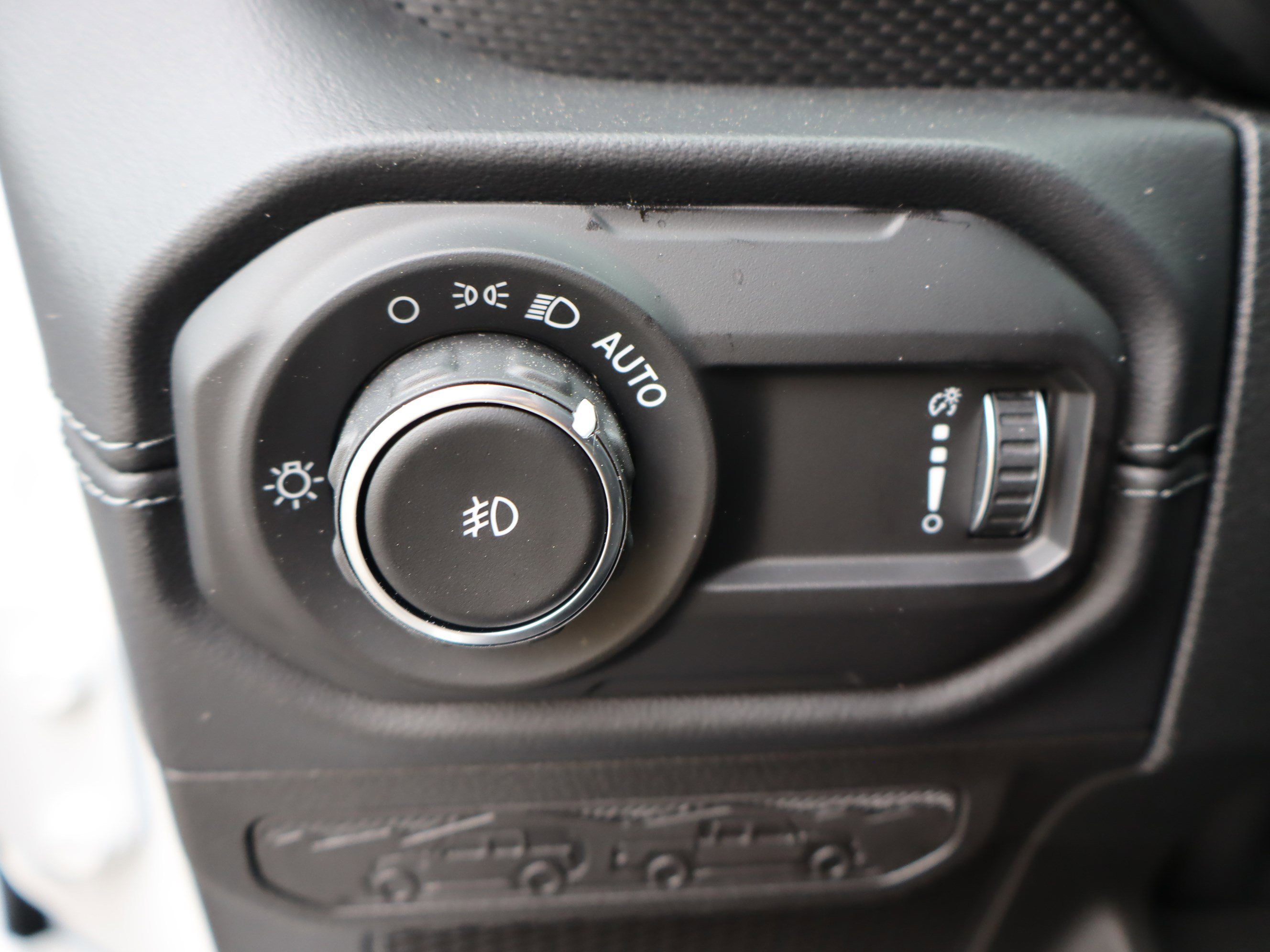 Used 2025 Jeep Wrangler Unlimited Rubicon AWD/4WD image 20