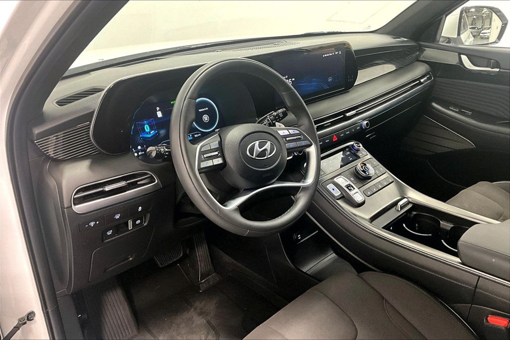 Used 2025 Hyundai Palisade AWD image 13