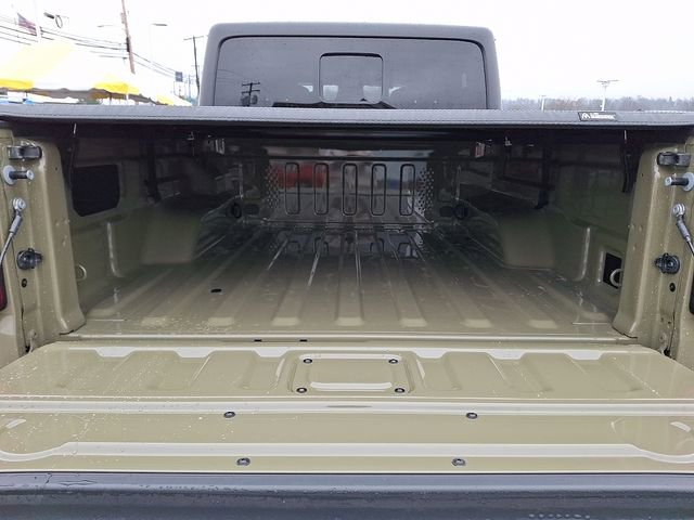 Used 2025 Jeep Gladiator Sport image 28