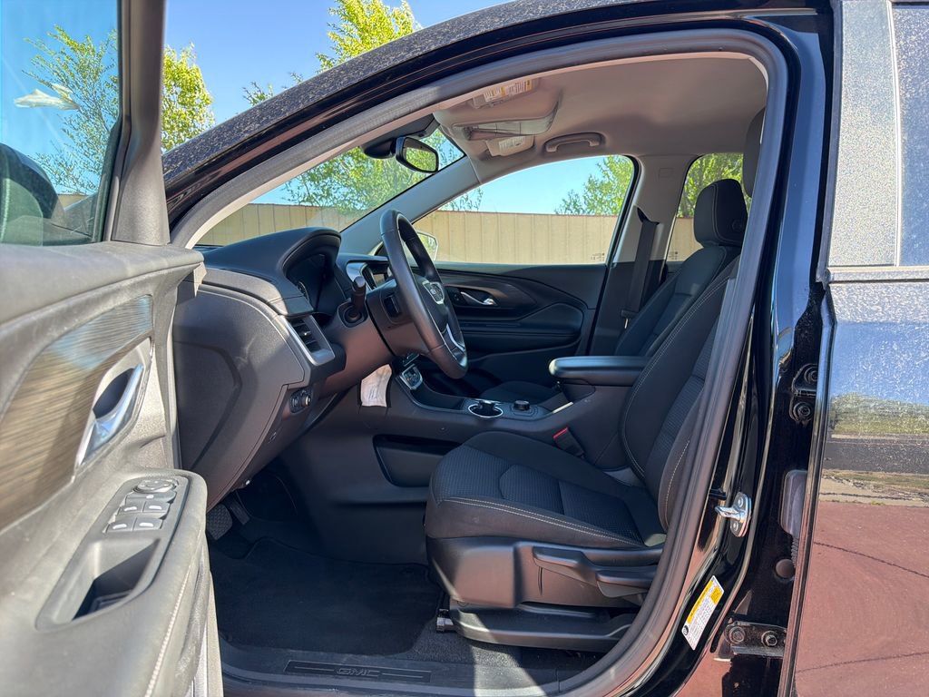 Used 2024 GMC Terrain SLE AWD/4WD image 10