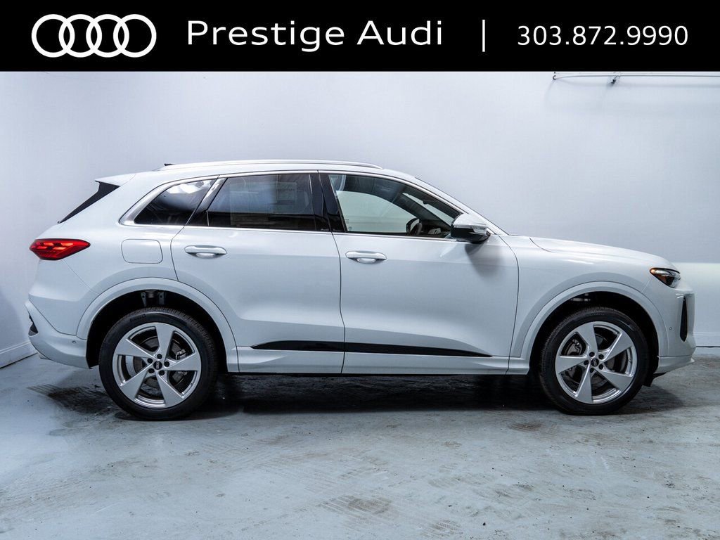 Used 2025 Audi Q5 Premium Plus w/ Premium Plus AWD/4WD image 9