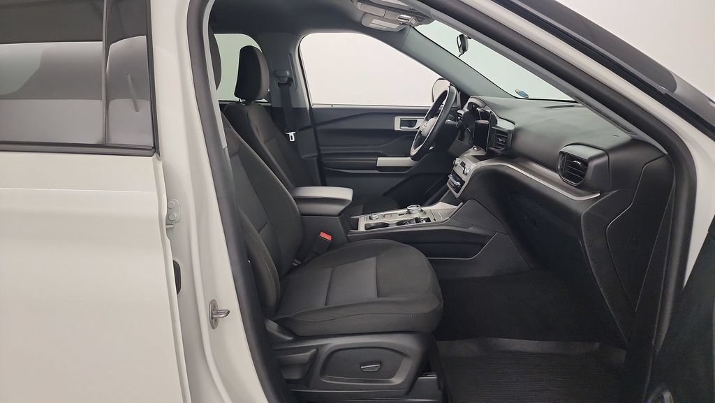 Used 2023 Ford Explorer XLT AWD/4WD image 28