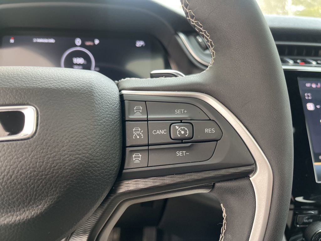 Used 2024 Jeep Grand Cherokee Altitude image 22