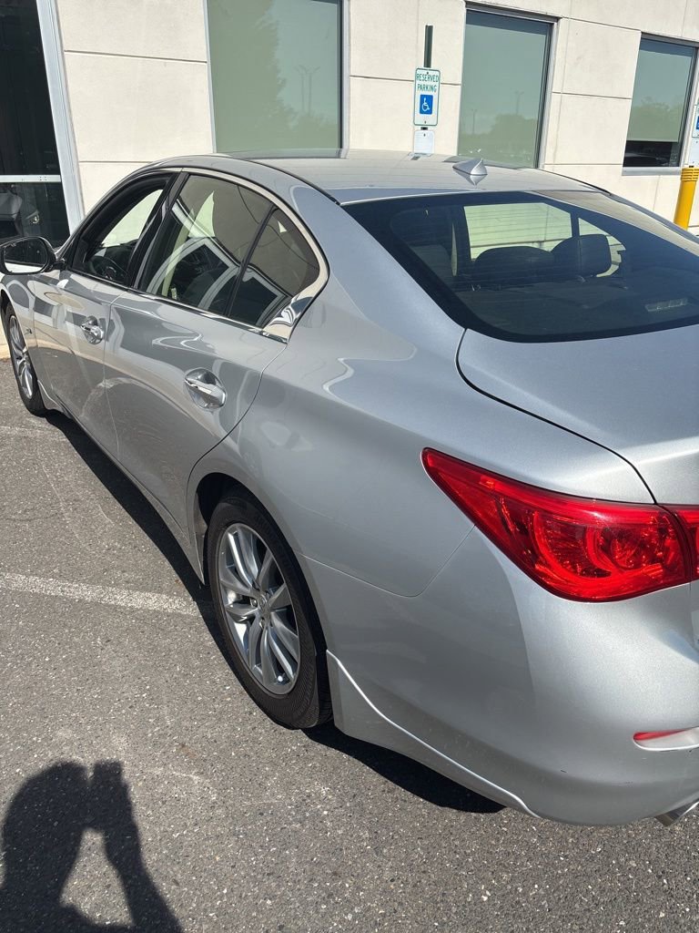 Used 2017 INFINITI Q50 Premium w/ 2.0T Premium Plus Package AWD/4WD image 3