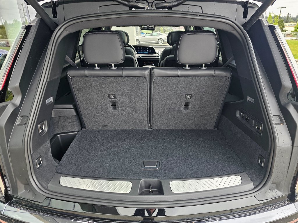 Used 2026 Cadillac Vistiq Sport AWD/4WD image 14