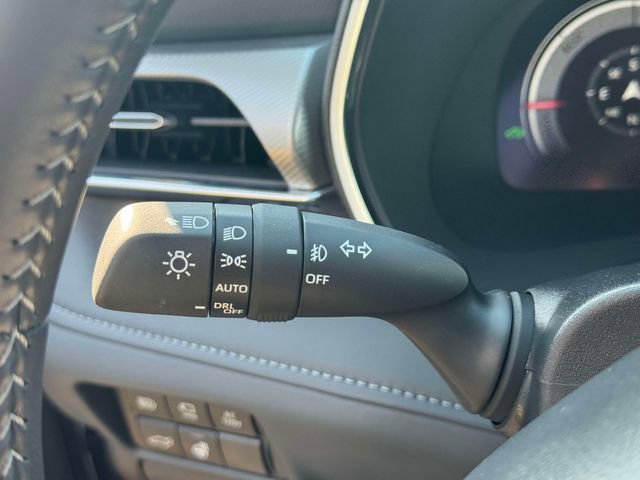 Used 2025 Toyota Highlander Platinum AWD/4WD image 29