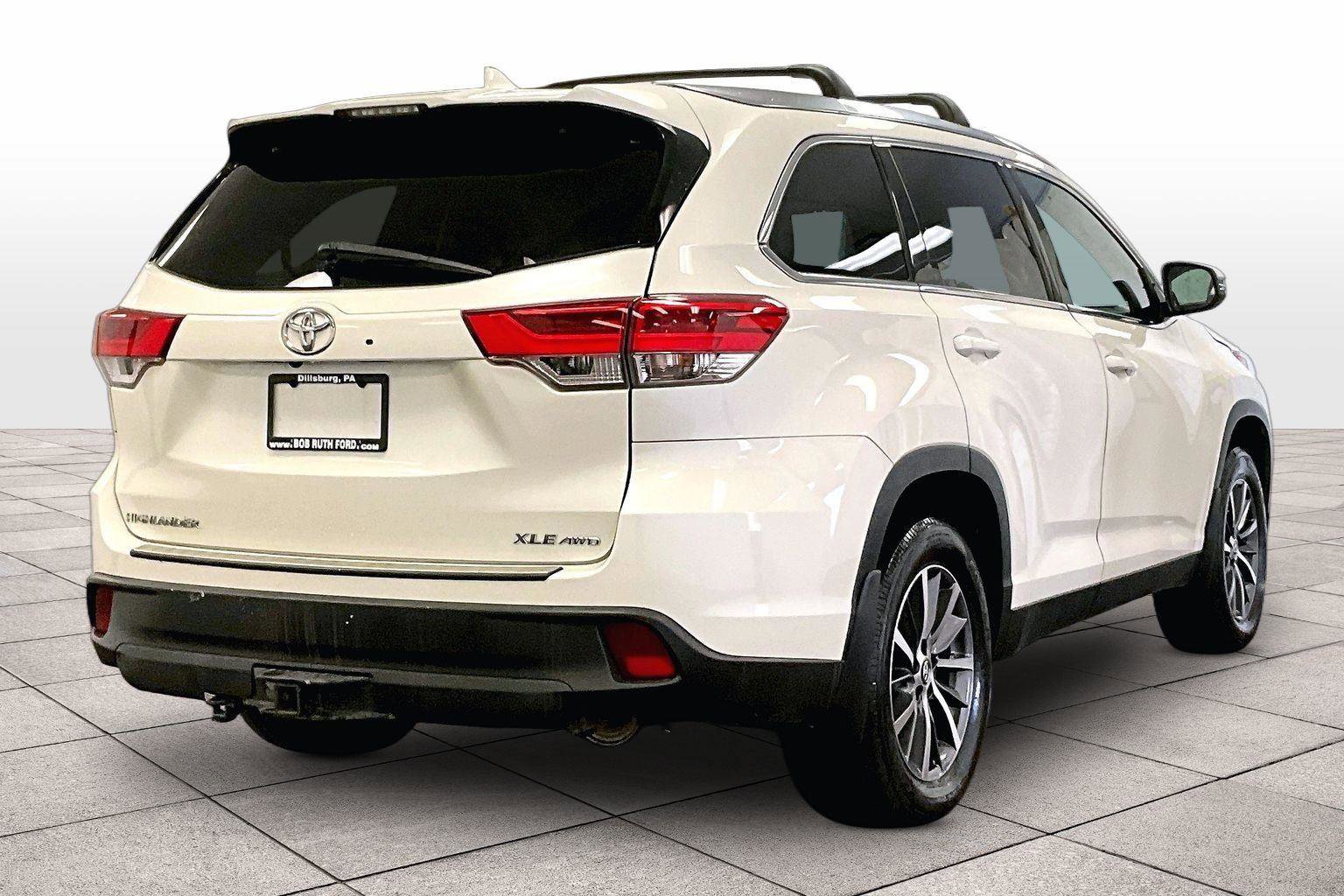 Used 2019 Toyota Highlander XLE image 11
