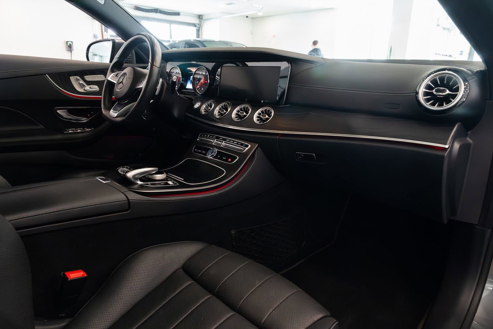 Used 2018 Mercedes-Benz E 400 Coupe image 10